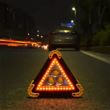 Triunghi reflectorizant cu lanterna, acumulator si incarcare solara 7709 Sep